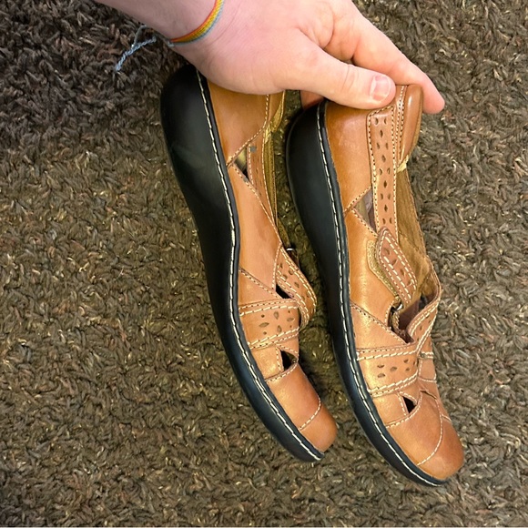 Clarks Bendables #65652 Cognac Leather Flats Mens 6.5 - Picture 2 of 5